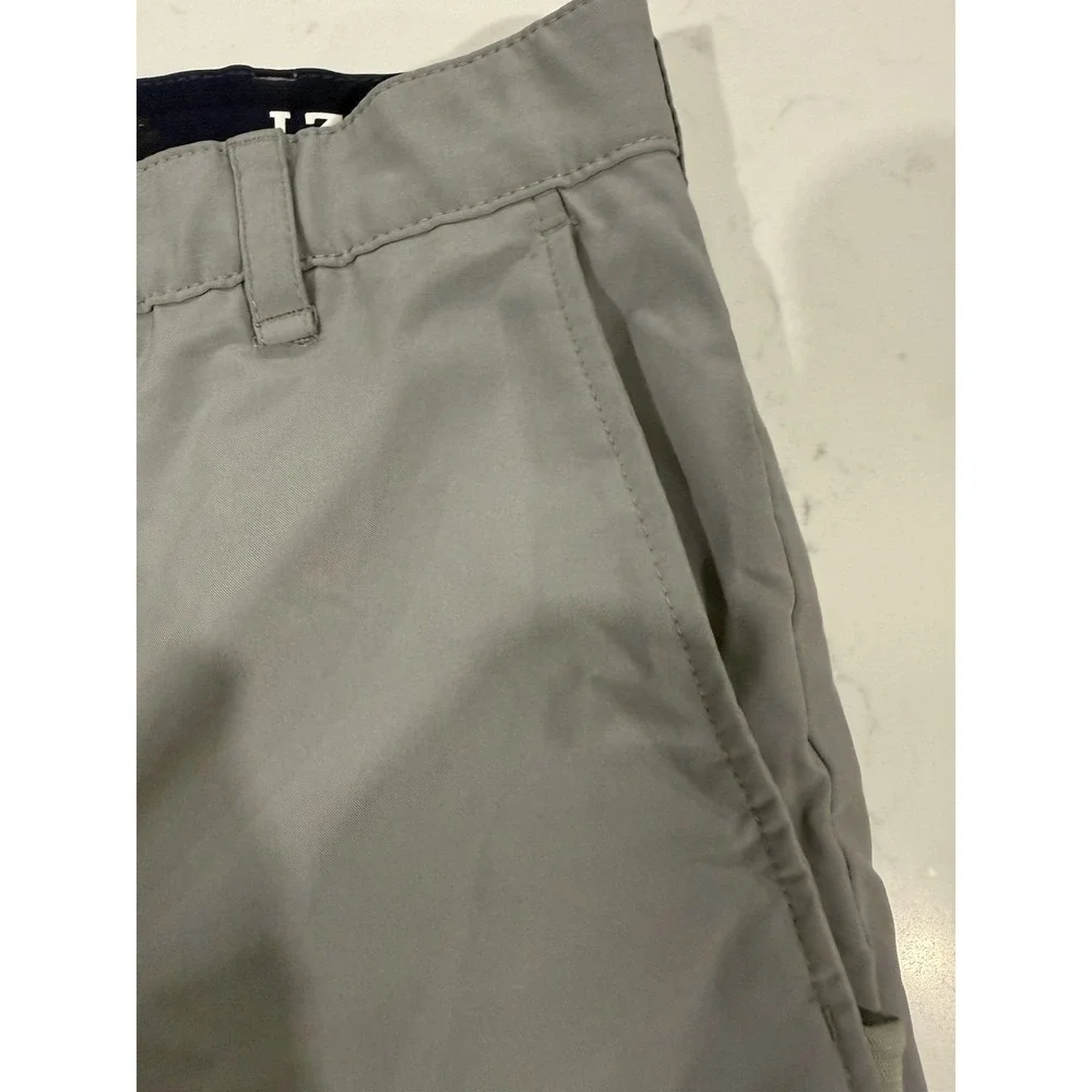 Izod Golf Chino Shorts Gray Mens Size 38 Performance Flex Waistband Pockets